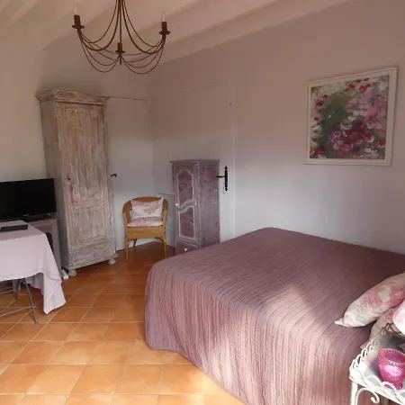 Les Petits Matins Bleus - D'hôtes Les Pommiers 3*