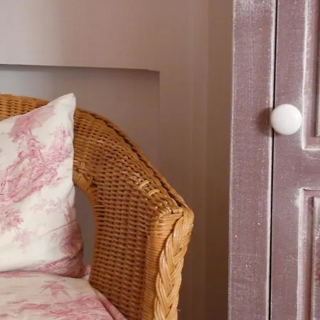 Couette-café Les Petits Matins Bleus - D'hôtes Les Pommiers