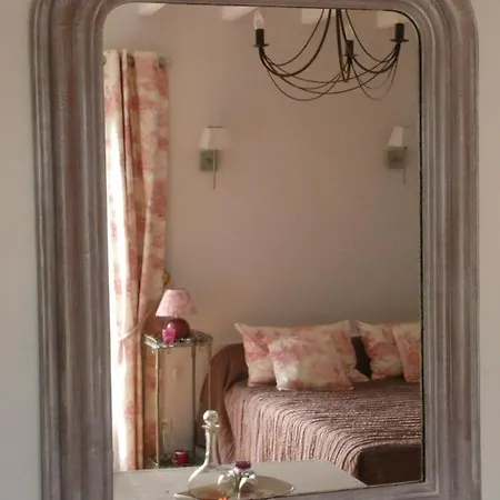 Les Petits Matins Bleus - D'hôtes Les Pommiers Couette-café 3*