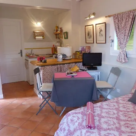 Oda ve Kahvaltı Les Petits Matins Bleus - D'hotes 