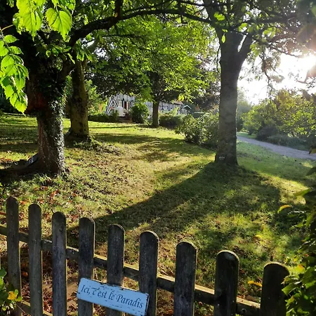 Les Petits Matins Bleus - D'hôtes Les Pommiers 3* Sainte-Marguerite-de-Viette
