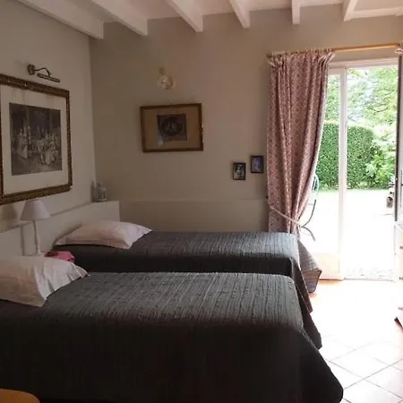 Les Petits Matins Bleus - D'hôtes Les Pommiers Couette-café