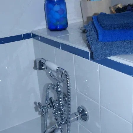 Les Petits Matins Bleus - D'hotes 