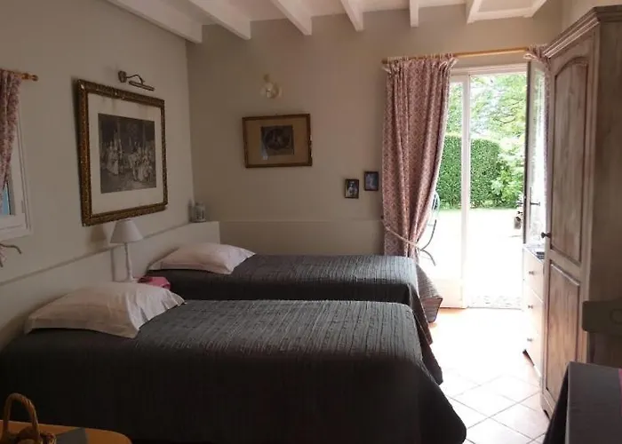 Les Petits Matins Bleus - D'hôtes Les Pommiers Couette-café