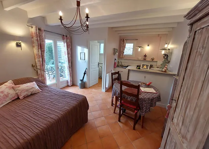 Les Petits Matins Bleus - D'hôtes Les Pommiers Sainte-Marguerite-de-Viette