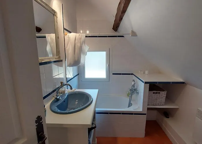 Les Petits Matins Bleus - D'hôtes Les Pommiers